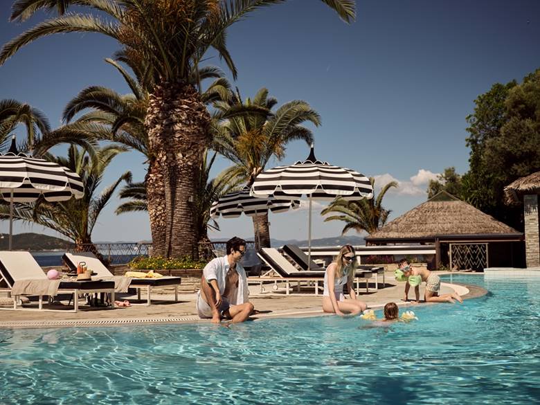 
Pool Bar