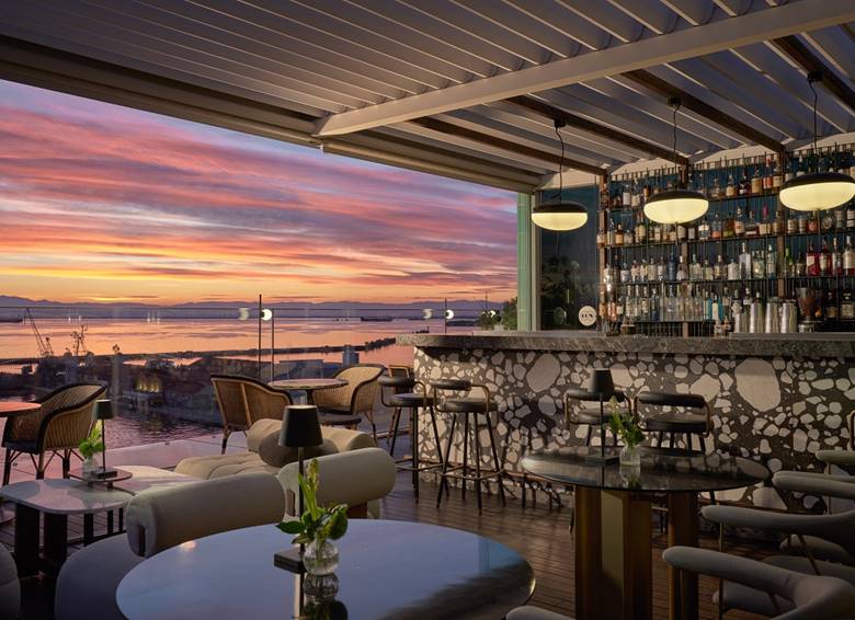 
ON Residence Rooftop Bar (4)